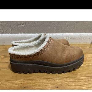 Skechers shindigs comfy hour Shapiro lined logs in like new condition